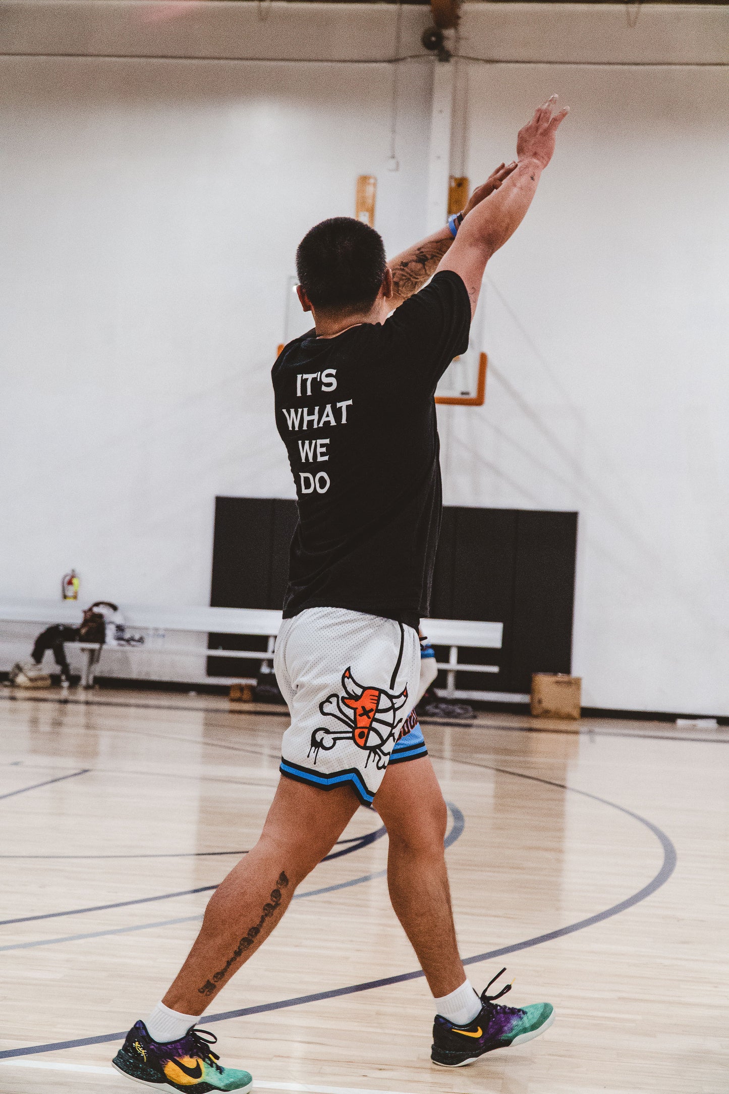 SQDN X BULLIES Shorts "WHITE"