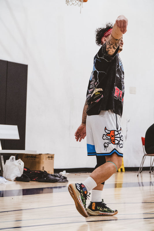 SQDN X BULLIES Shorts "WHITE"